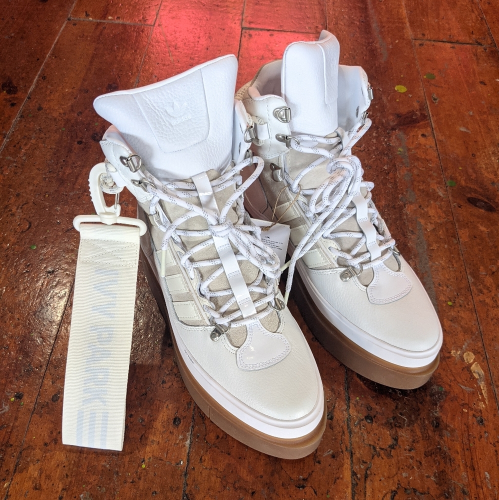 Seller photo, Poshmark
